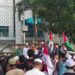 Ratusan Massa Aliansi Ormas Islam Pembela Mesjid Sumut dan Umat Aksi Solidaritas Palestina di DPRD SU.