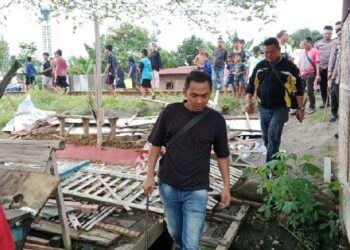 Kapolsek Percut Sei Tuan Gerebek dan Robohkan Pondok Narkoba di Tembung