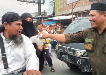 Ormas Islam BP FORMI Peduli Berbagi Ta’jil Buat Abang Becak dan Pengendara di Seputaran Tembung.