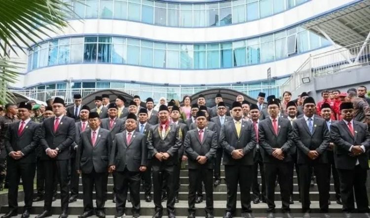 50 Anggota DPRD Medan yang telah Resmi di Lantik, selasa (17/9/2024)