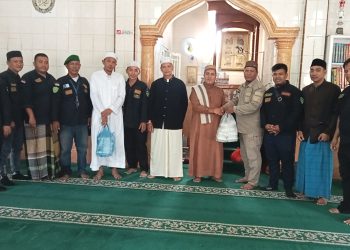 BP FORMI, Gelar Jum’at Berbagi Berkah Kepada Jama’ah Mesjid dan para Abang Becak serta Gojek. 