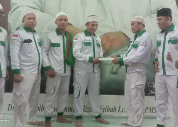 Ketua PD PRI Sumut, Serahkan SK PW PRI Kota Medan.
