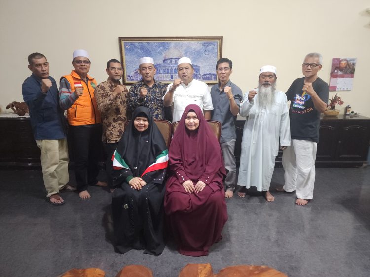 Para Pendiri GNPF Ulama Sumut, Sumut Berkumpul dan Memberikan Pernyataan Sikap, Selasa malam (26/11/2024) di kediaman Affan Lubis