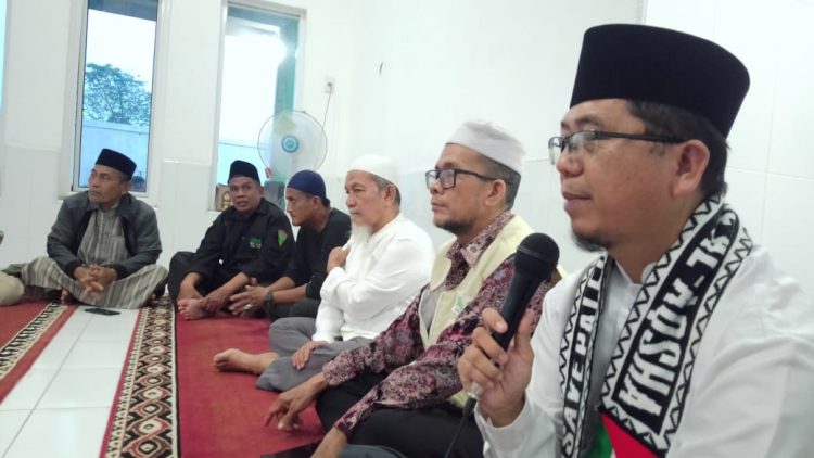 Ust.Rafdinal S.Sos, M.Ap saat menyampaikan Tausiah Ramadahan jelang berbuka, Acara Silaturahmi Akbar Aliansi Ormas Islam Kelaskaran Sumut, Rabu (26/3/2025 ) foto ist.