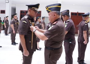 Harli Siregar Lantik Wakajati dan 15 Kajari, Tegaskan Integritas & Profesionalisme