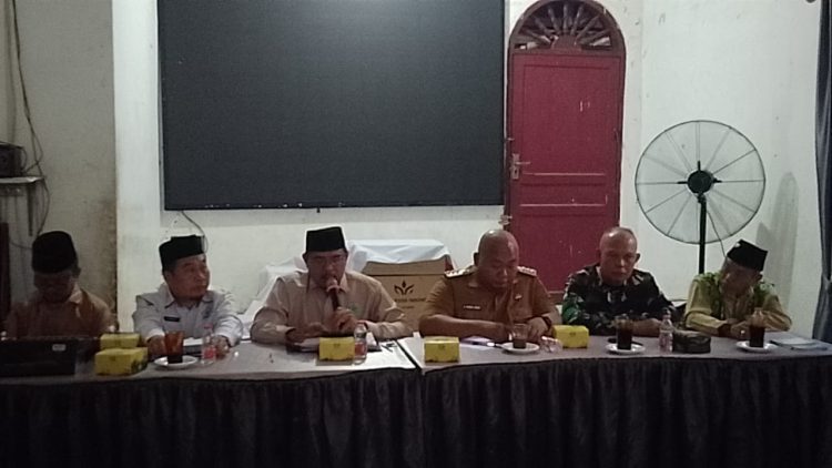 Ketua MUI Deli Serdang, Ustd.Drs.Kaya Hasibuan saat Menegaskan Perpindahan Masjid Al Ikhlas dapat di Benarkan demi Kemaslahatan Jama'ah dan Ummat.