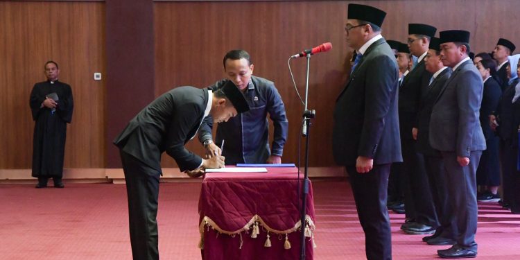 Bupati Deli Serdang “Bersih-bersih” Sekolah: 31 Kepsek Dicopot, 6 Bulan Jadi Penentuan.