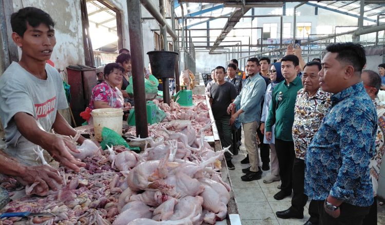 Wabup Deli Serdang, Lom Lom Suwondo SS bersama TPID Deli Serdang melakukan sidak di Pasar Tanjung Morawa, Jumat (20/2/2026).