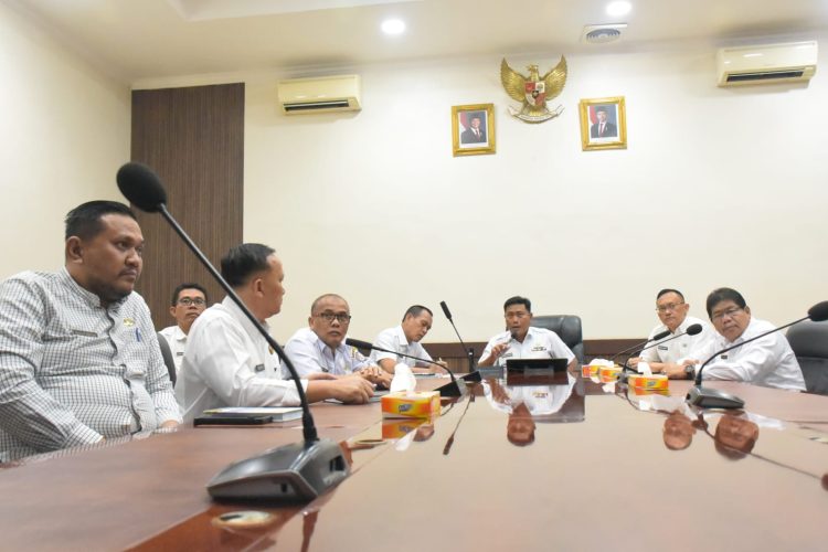 Bupati Deli Serdang, dr H Asri Ludin Tambunan dan Wakil Bupati, Lom Lom Suwondo SS mengikuti Forum REBOAN secara virtual, Rabu (4/3/2026).