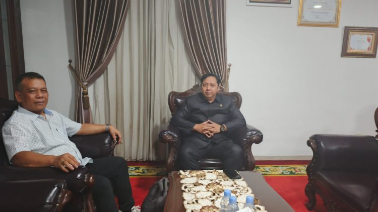 Ketua DPRD Boyolali Susetya Kusuma DH.SH. menyatakan dukungan penuh terhadap rencana penyelenggaraan Hari Kebebasan Pers Sedunia (HKPS) 2026 dan Musyawarah Nasional Sekretariat bersama Wartawan Indonesia (Munas SWI) 2026, saat menerima Panitia Munas SWI, Kamis (9/4/2026) di kantor DPRD Boyolali.foto.dok.