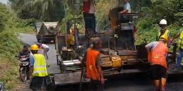 Pengaspalan Jalan Telagah–Parangguam Anggaran 4,8 M, Realisasi 1 Km, Warga Pertanyakan Volume dan Transparansi Proyek.