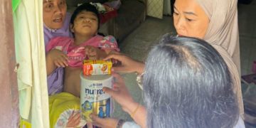 Sentuhan Kemanusiaan di Hardiknas, Ketua DPRD Medan Bantu Balita Stunting Hingga Anak Hidrosefalus