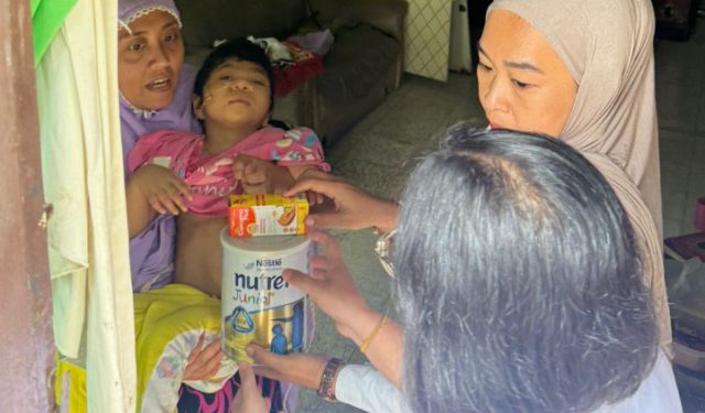 Sentuhan Kemanusiaan di Hardiknas, Ketua DPRD Medan Bantu Balita Stunting Hingga Anak Hidrosefalus