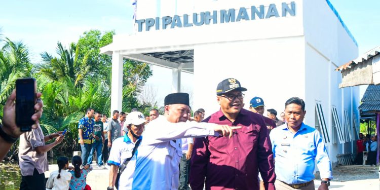 Tinjau TPI Paluh Manan, Bupati Ajak Warga Ubah Lahan Tidur Jadi Kolam Produktif dan Pemkab Bantu.