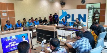 Tertibkan Bangunan Liar Tanpa Izin, Bupati Minta PLN Stop Sambungan Listrik Ilegal