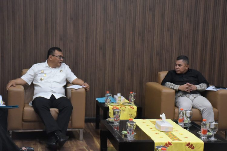 Bupati Deli Serdang dr
Asril Ludin Bertemu dengan Utusan dari Kementerian HAM, Tenaga Ahli Menteri HAM RI, Muhammad Hasbi Simanjuntak, Rabu, (3/6/2026) di Kantor Bupati.