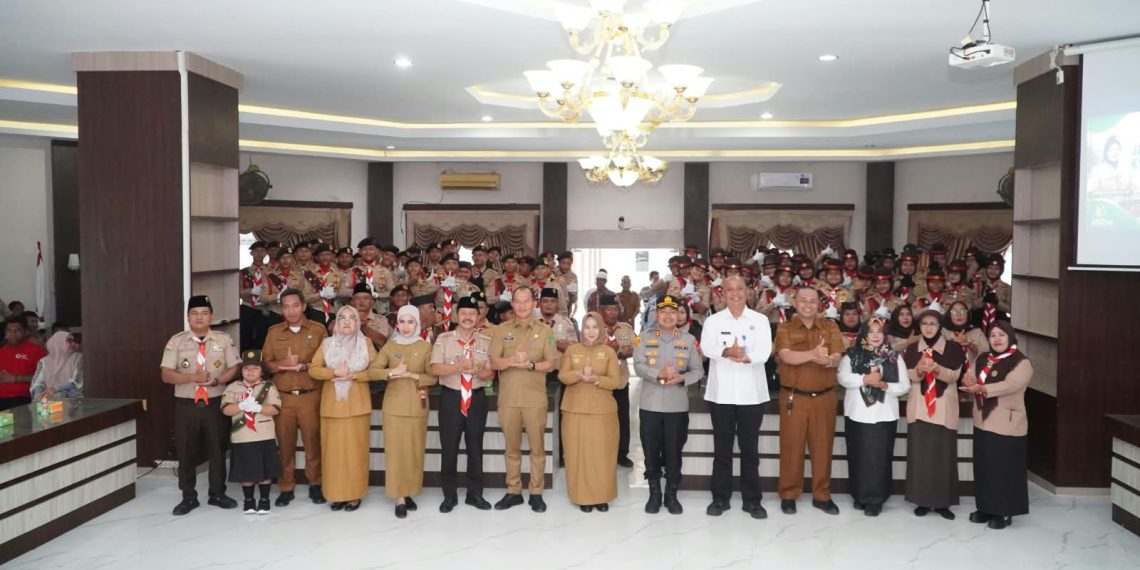 Plt. Bupati Langkat Tiorita Bru Surbakti, Lepas 85 Kontingen Kwarcap Langkat ke Jambore Nasional XII