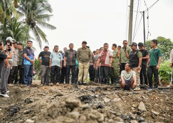 Jalan Longsor di STM Hulu, Bupati Asri Ludin Turun Tangan: Akses Alternatif Dikebut