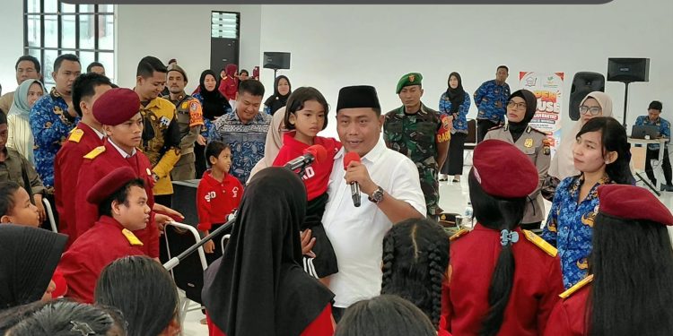 Lom Lom Bakar Semangat Siswa Sekolah Rakyat: Air Mata Hari Ini, Saksi Kesuksesan Esok